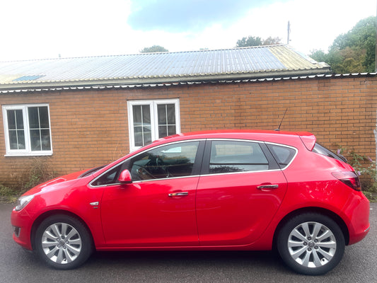 2013 Vauxhall Astra SE 2.0 CDTi SE Hatchback 5dr Diesel Auto Euro 5 (165 ps) AUTOMATIC