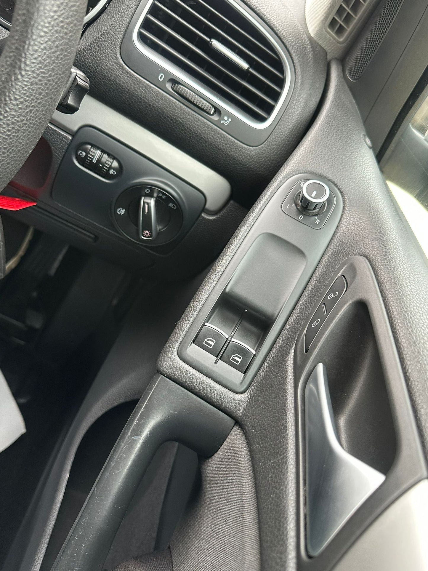 2012 Volkswagen Golf BlueMotion
1.6 TDI BlueMotion Hatchback 5dr Diesel Manual Euro 5 (s/s) (105 ps)