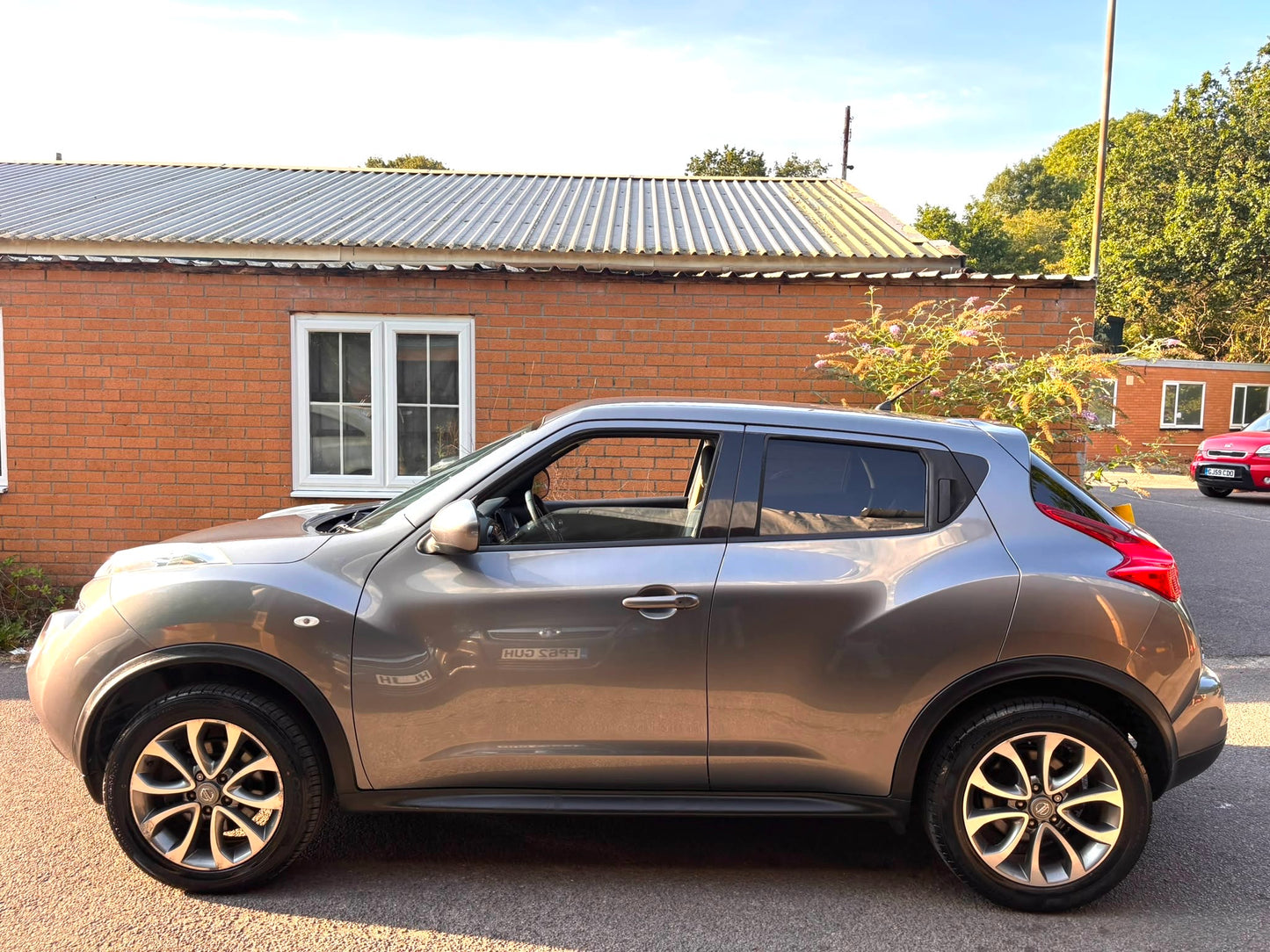 2014 Nissan Juke Tekna 1.6 DIG-T Tekna SUV 5dr Petrol CVT 4WD Euro 5 (190 ps)