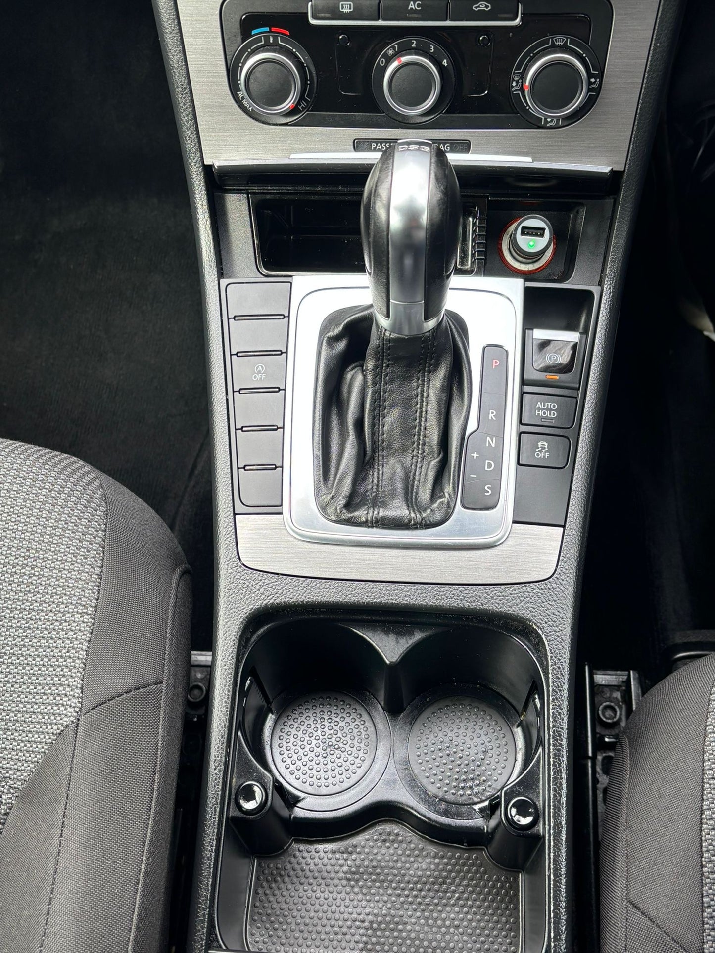 2012 Volkswagen Passat SE 2.0 TDI BlueMotion Tech SE Saloon 4dr Diesel DSG Euro 5 (s/s) (140 ps)