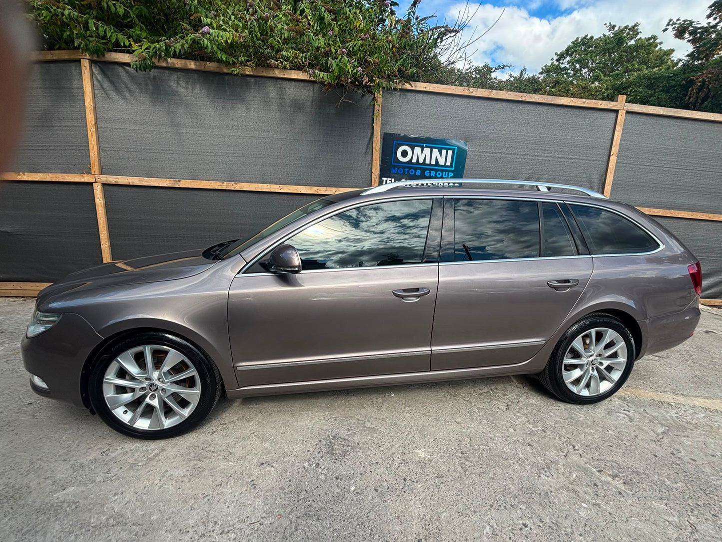 2012 Skoda Superb
1.8 TSI Elegance DSG Euro 5 5dr