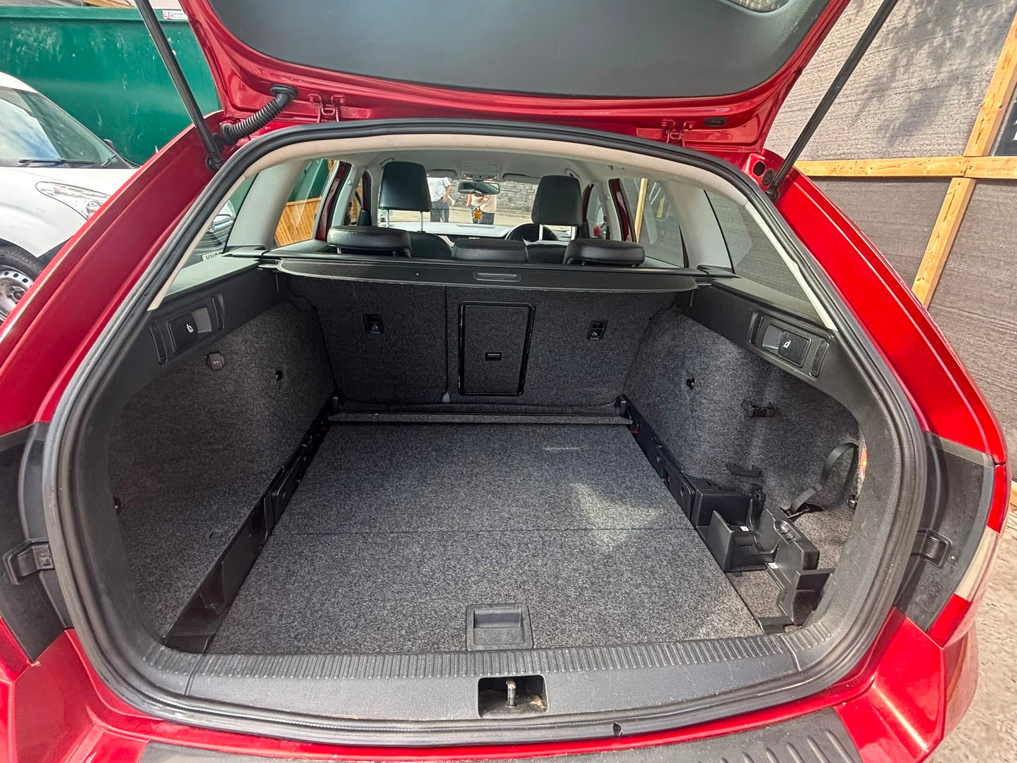 2014 Skoda Octavia
1.6 TDI Elegance DSG Euro 5 (S/s) 5dr