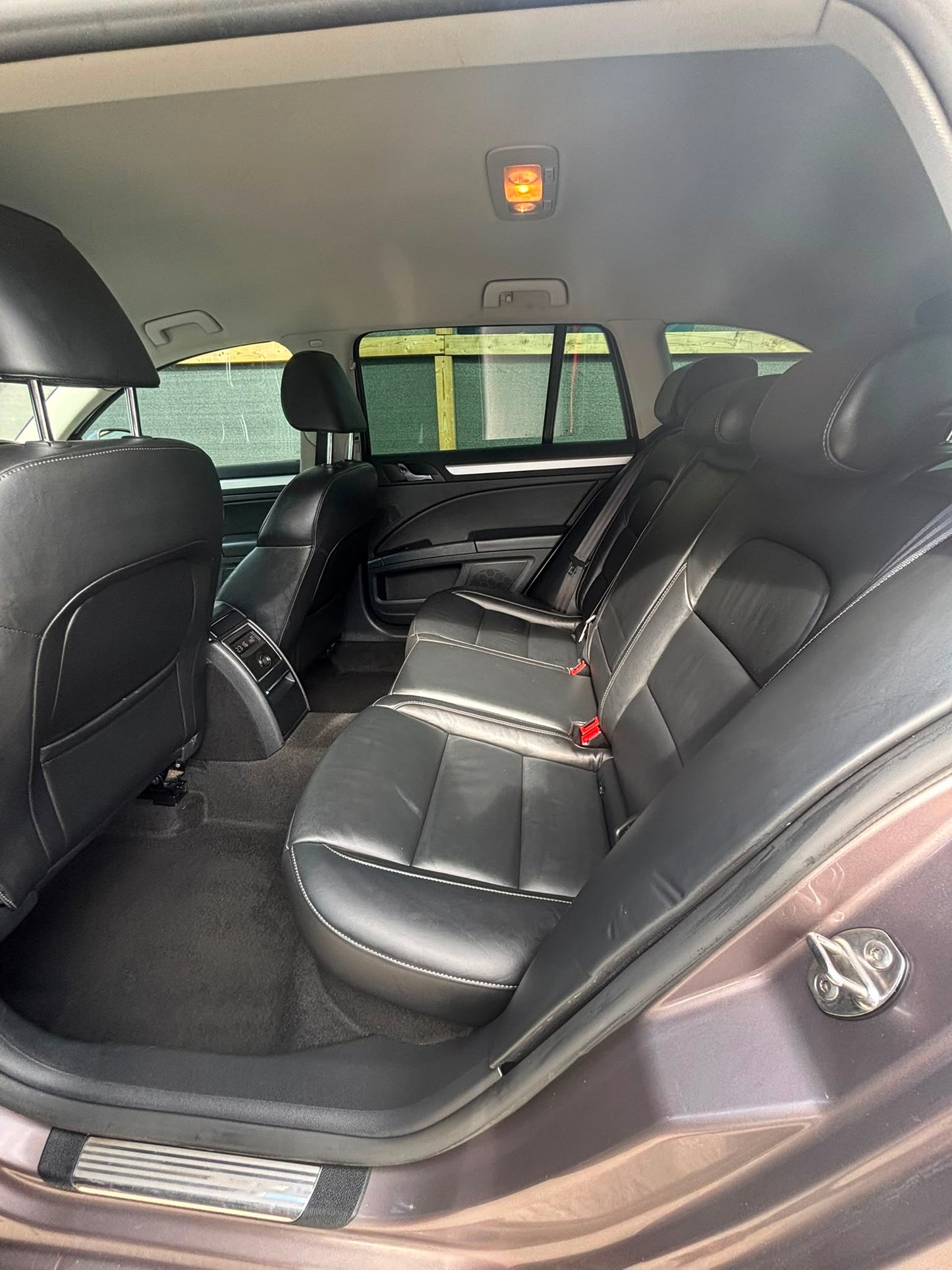 2012 Skoda Superb
1.8 TSI Elegance DSG Euro 5 5dr