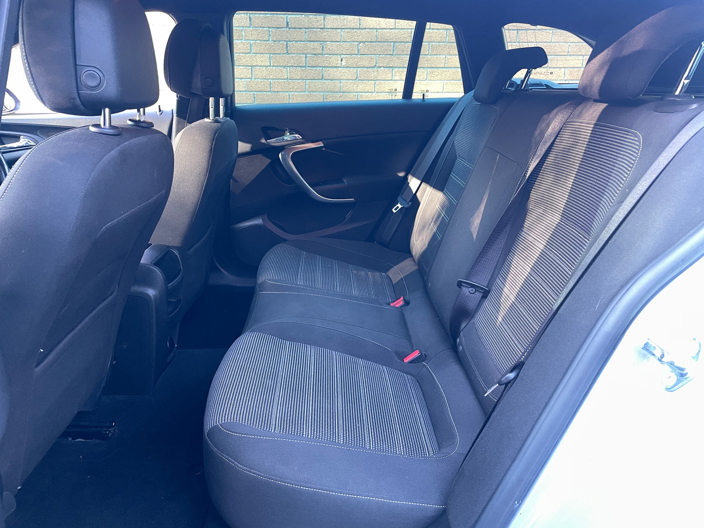 2015 Vauxhall Insignia SRi VX Line Nav 2.0 CDTi SRi VX Line Nav Sports Tourer 5dr Diesel Auto Euro 5 (163 ps)