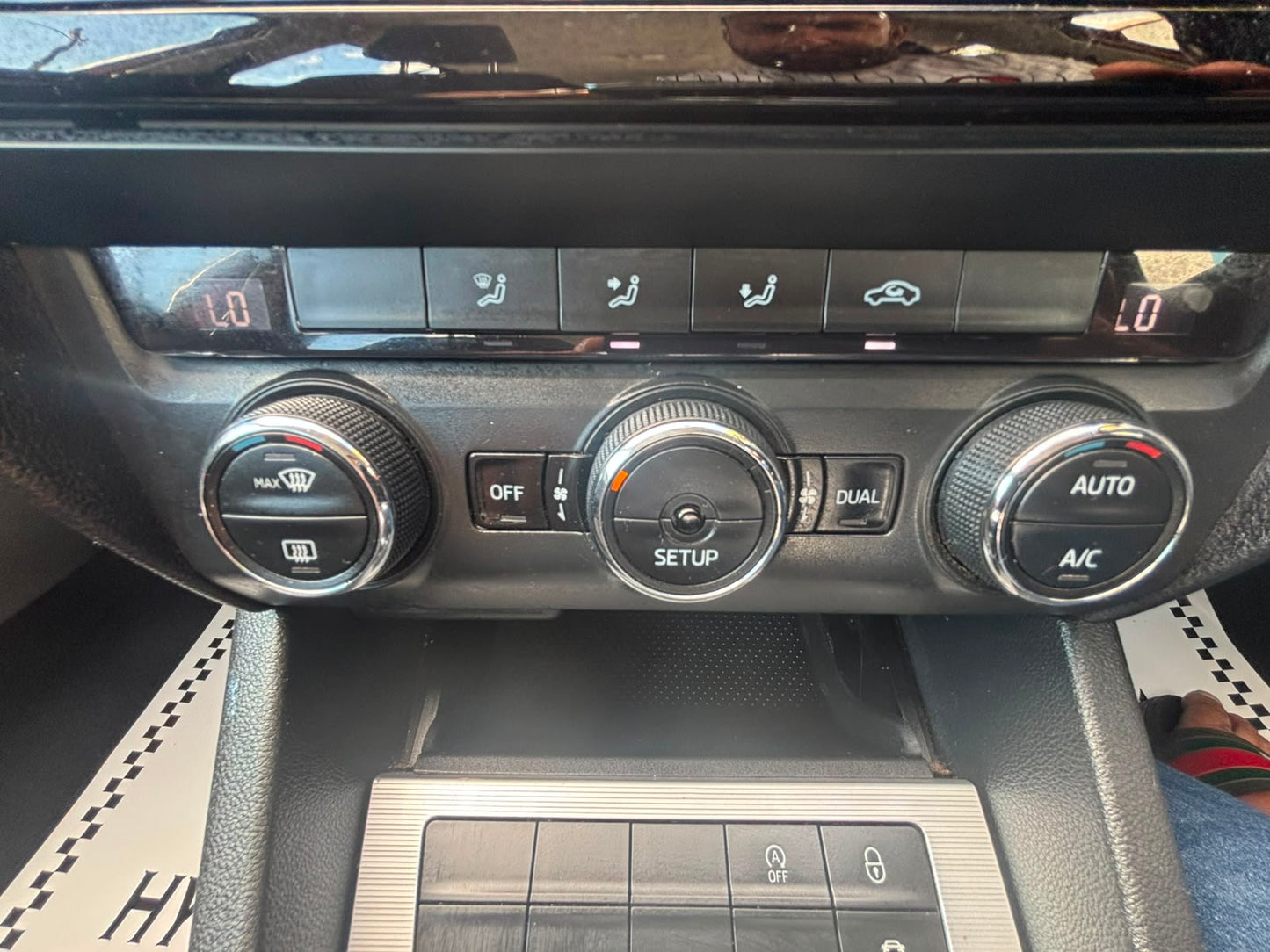 2014 Skoda Octavia
1.6 TDI Elegance DSG Euro 5 (S/s) 5dr