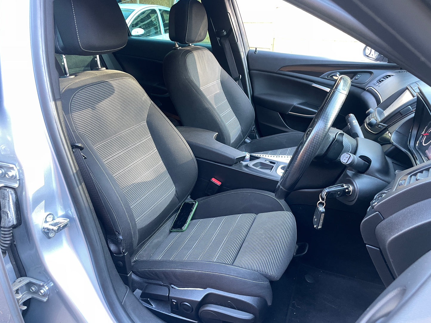 2015 Vauxhall Insignia SRi VX Line Nav 2.0 CDTi SRi VX Line Nav Sports Tourer 5dr Diesel Auto Euro 5 (163 ps)