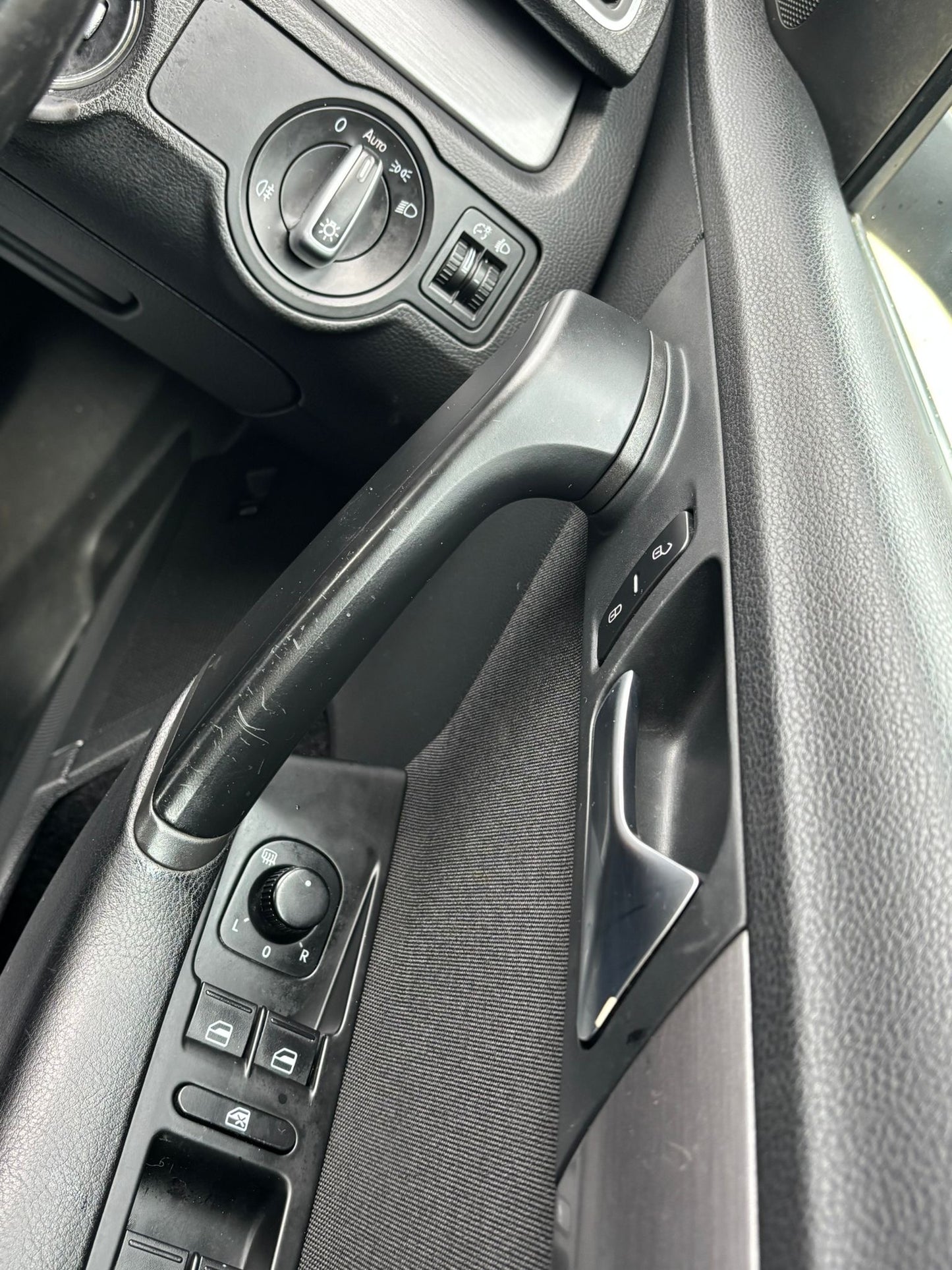 2012 Volkswagen Passat SE 2.0 TDI BlueMotion Tech SE Saloon 4dr Diesel DSG Euro 5 (s/s) (140 ps)