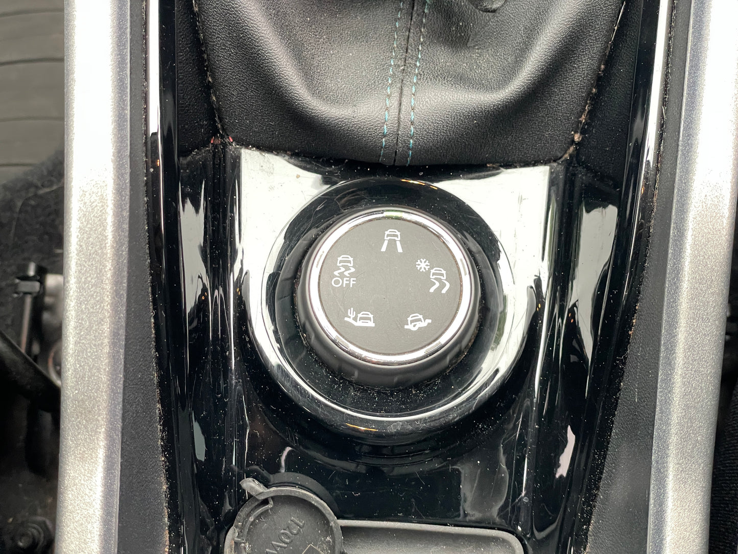 2015 Peugeot 2008 Urban Cross 1.2 PureTech Urban Cross SUV 5dr Petrol Manual Euro 6 (s/s) (110 ps)