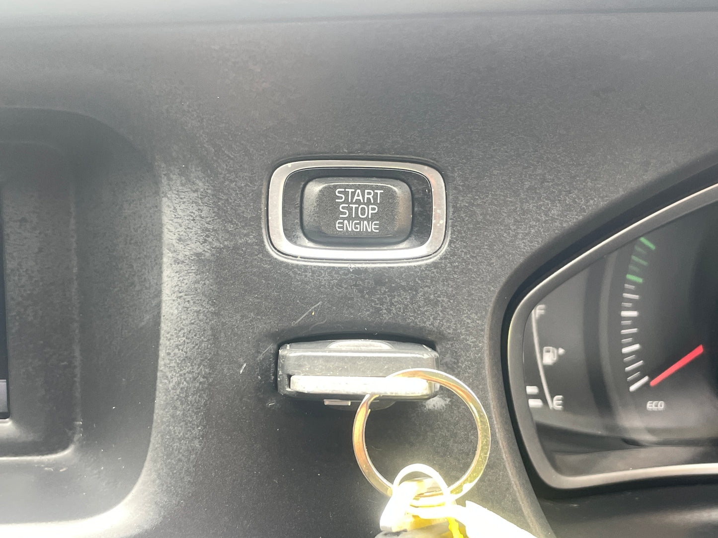 2014 Volvo V40 Cross Country Lux 1.6 D2 Lux Hatchback 5dr Diesel Powershift Euro 5 (s/s) (115 ps)