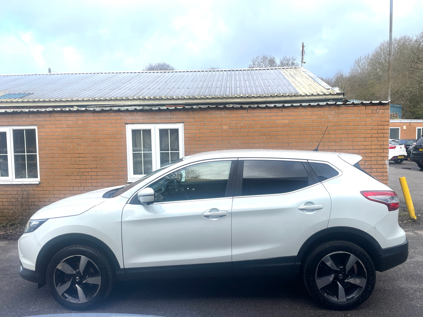 2016 Nissan Qashqai N-Connecta
1.6 DIG-T N-Connecta SUV 5dr Petrol Manual 2WD Euro 6 (s/s) (163 ps)