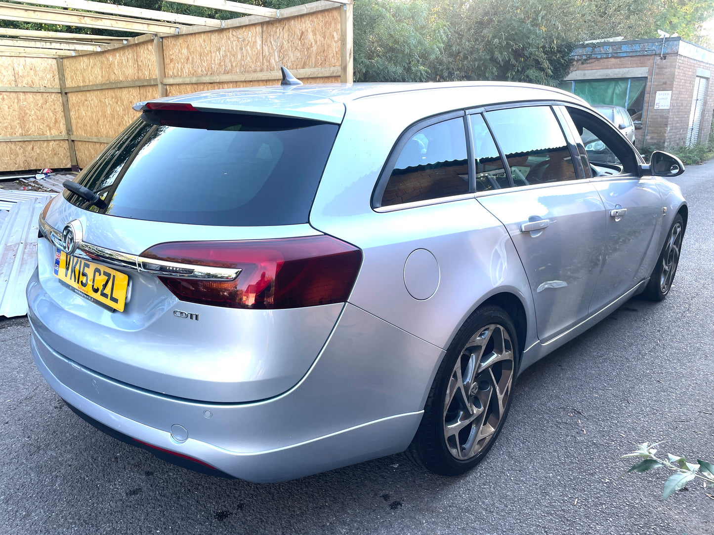 2015 Vauxhall Insignia SRi VX Line Nav 2.0 CDTi SRi VX Line Nav Sports Tourer 5dr Diesel Auto Euro 5 (163 ps)