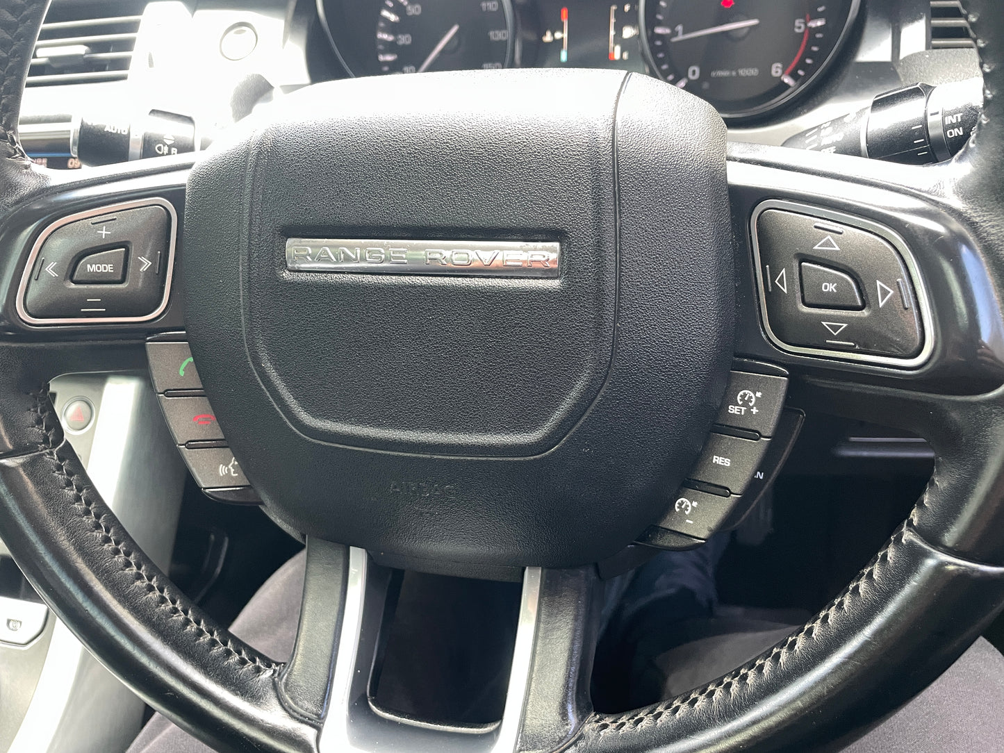 2013 Land Rover Range Rover Evoque Pure 
2.2 SD4 Pure SUV 5dr Diesel Manual 4WD Euro 5 (s/s) (190 ps)