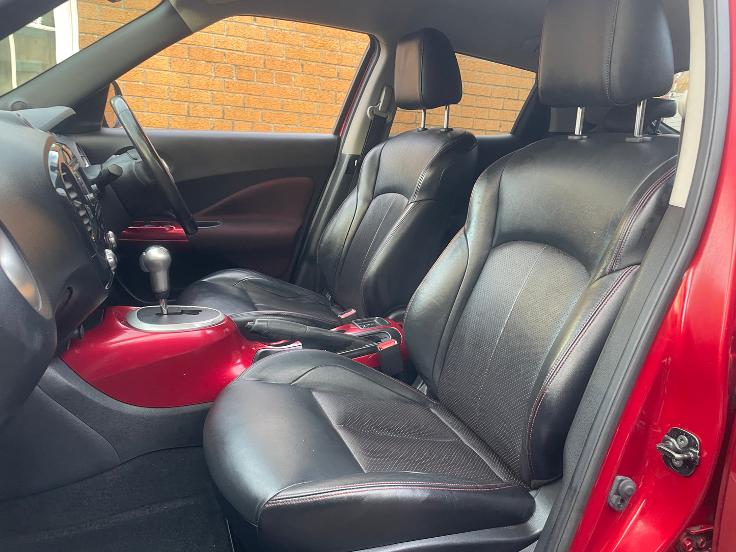 2011 Nissan Juke Tekna 1.6 DIG-T Tekna SUV 5dr Petrol CVT 4WD Euro 5 (190 ps)