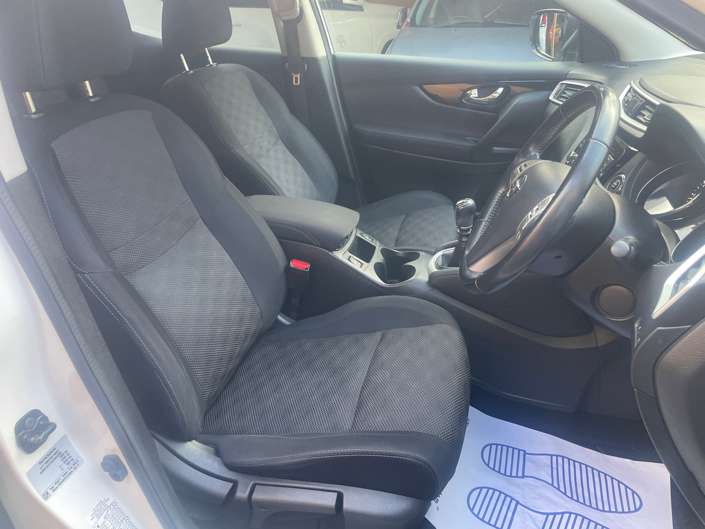 2016 Nissan Qashqai N-Connecta
1.6 DIG-T N-Connecta SUV 5dr Petrol Manual 2WD Euro 6 (s/s) (163 ps)