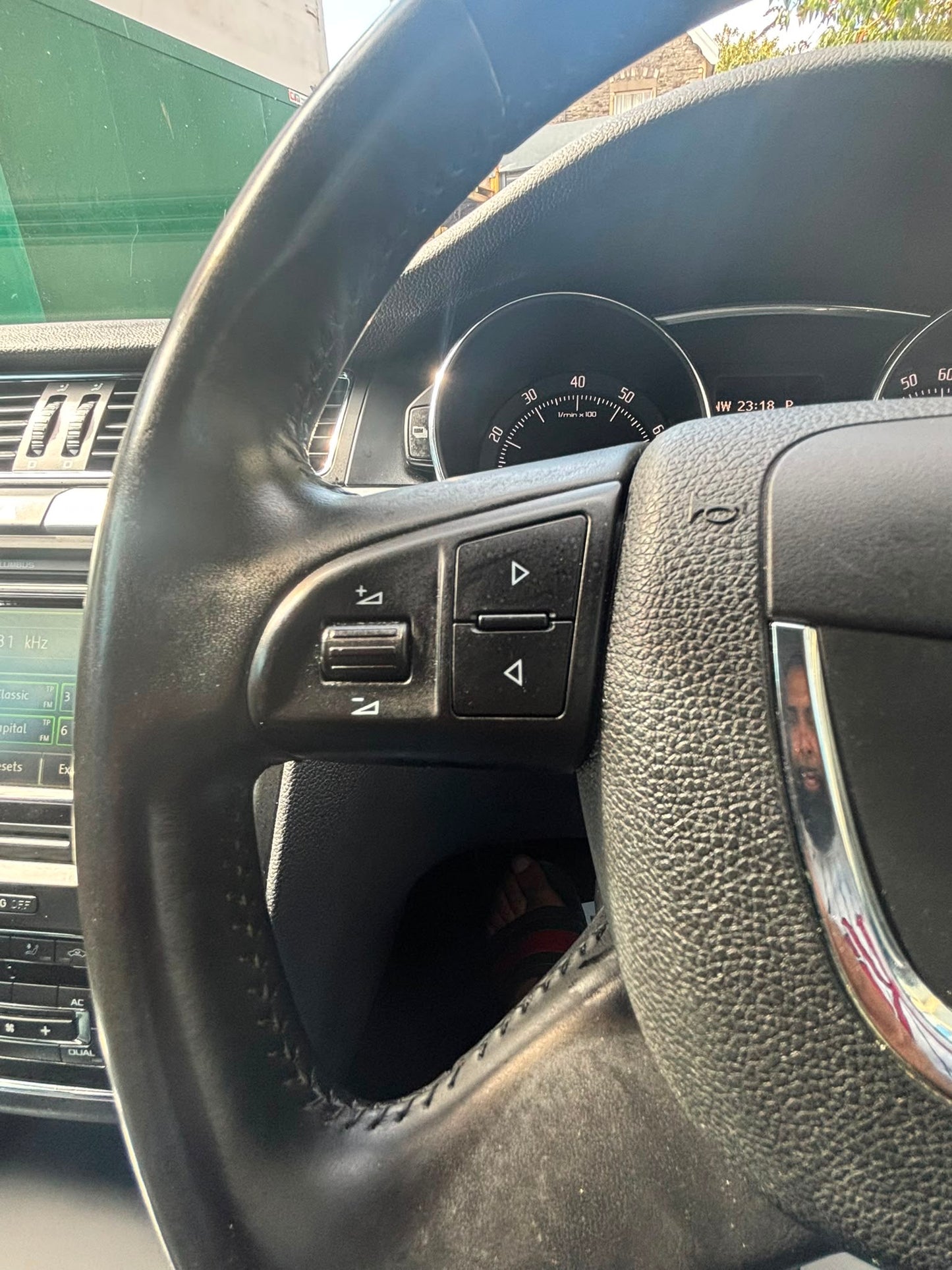 2012 Skoda Superb
1.8 TSI Elegance DSG Euro 5 5dr