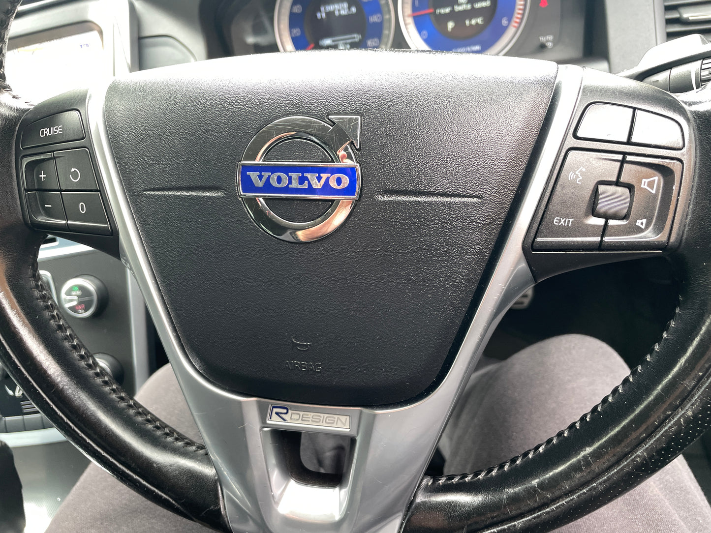 2011 Volvo XC60 R-Design 2.0 D3 R-Design SUV 5dr Diesel Geartronic Euro 5 (163 ps)