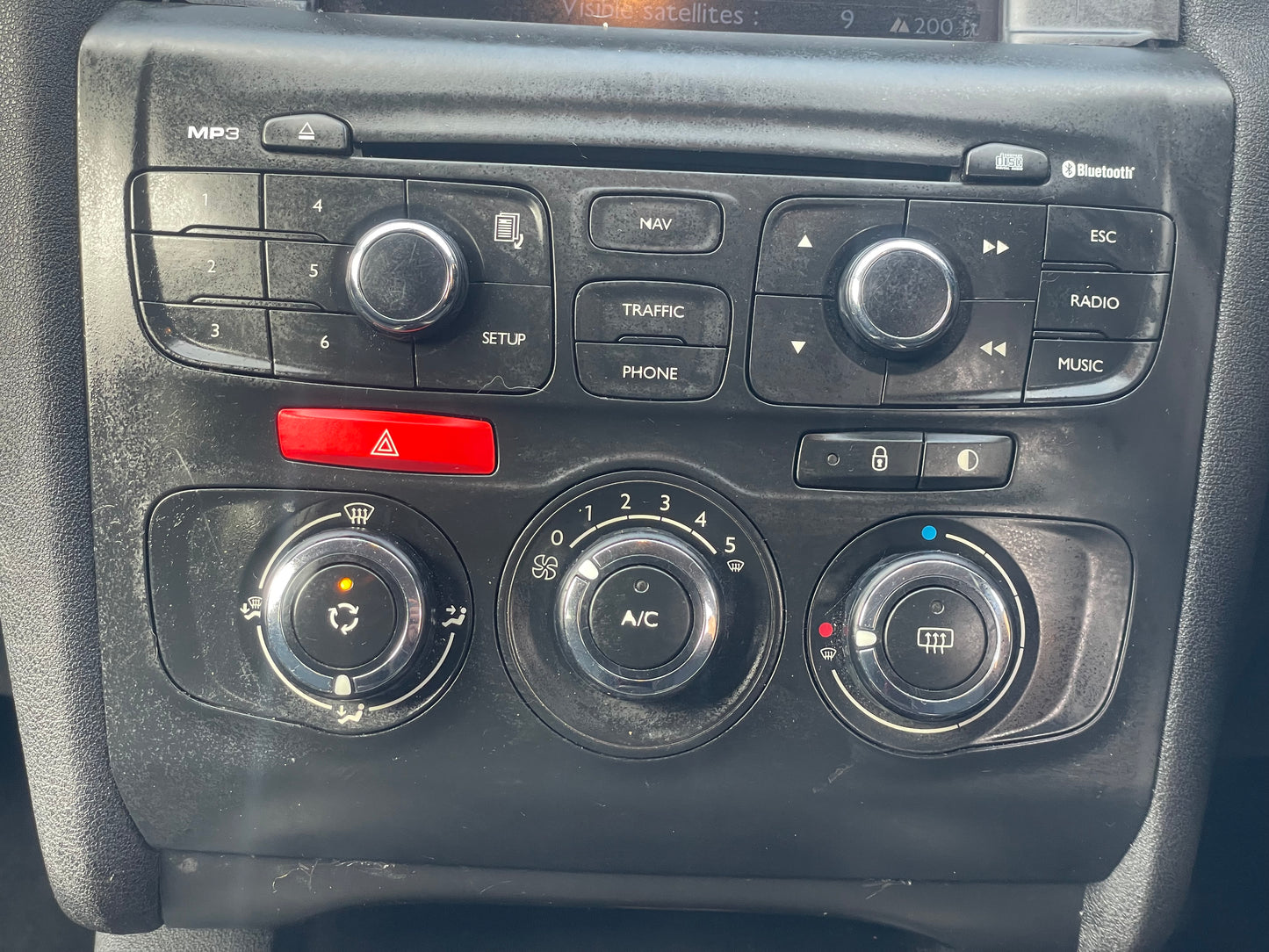 2012 Citroen C4 VTR+ 1.6 e-HDi Airdream VTR+ Hatchback 5dr Diesel EGS6 Euro 5 (s/s) (110 ps)