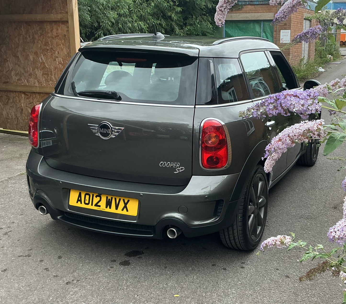 2012 MINI Countryman Cooper SD 
2.0 Cooper SD SUV 5dr Diesel Auto ALL4 Euro 5 (143 ps