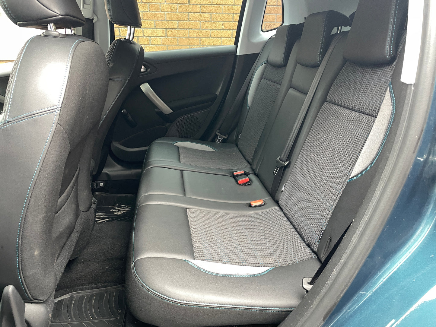 2015 Peugeot 2008 Urban Cross 1.2 PureTech Urban Cross SUV 5dr Petrol Manual Euro 6 (s/s) (110 ps)