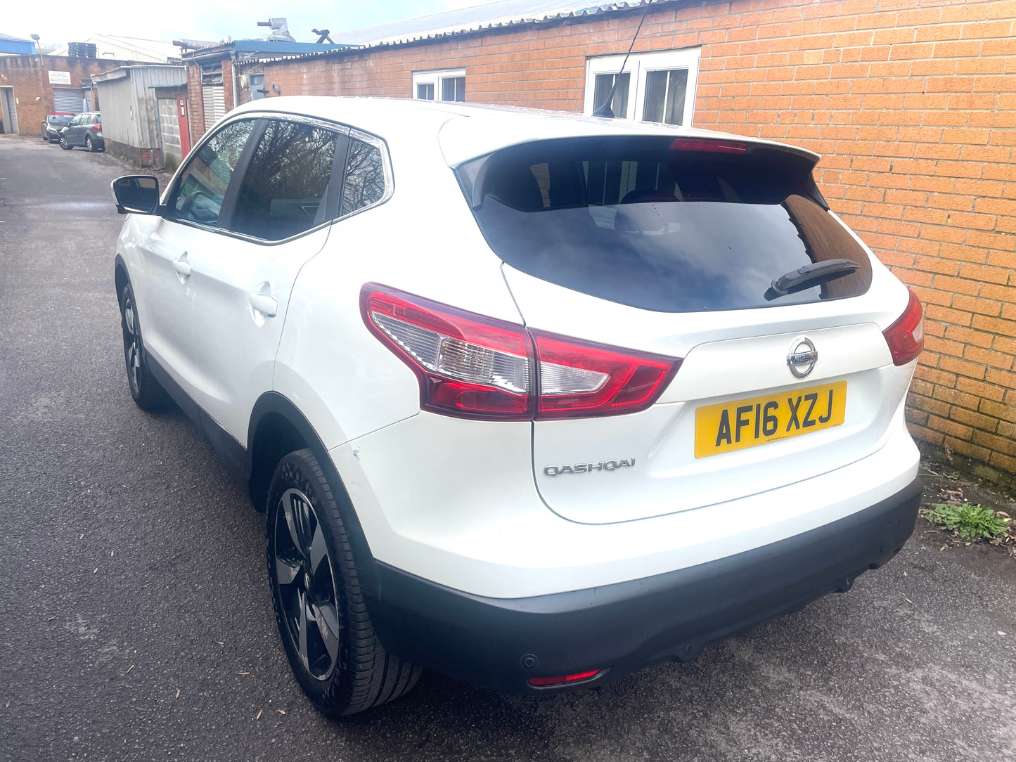 2016 Nissan Qashqai N-Connecta
1.6 DIG-T N-Connecta SUV 5dr Petrol Manual 2WD Euro 6 (s/s) (163 ps)
