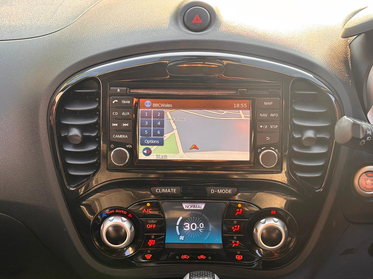 2014 Nissan Juke Tekna 1.6 DIG-T Tekna SUV 5dr Petrol CVT 4WD Euro 5 (190 ps)
