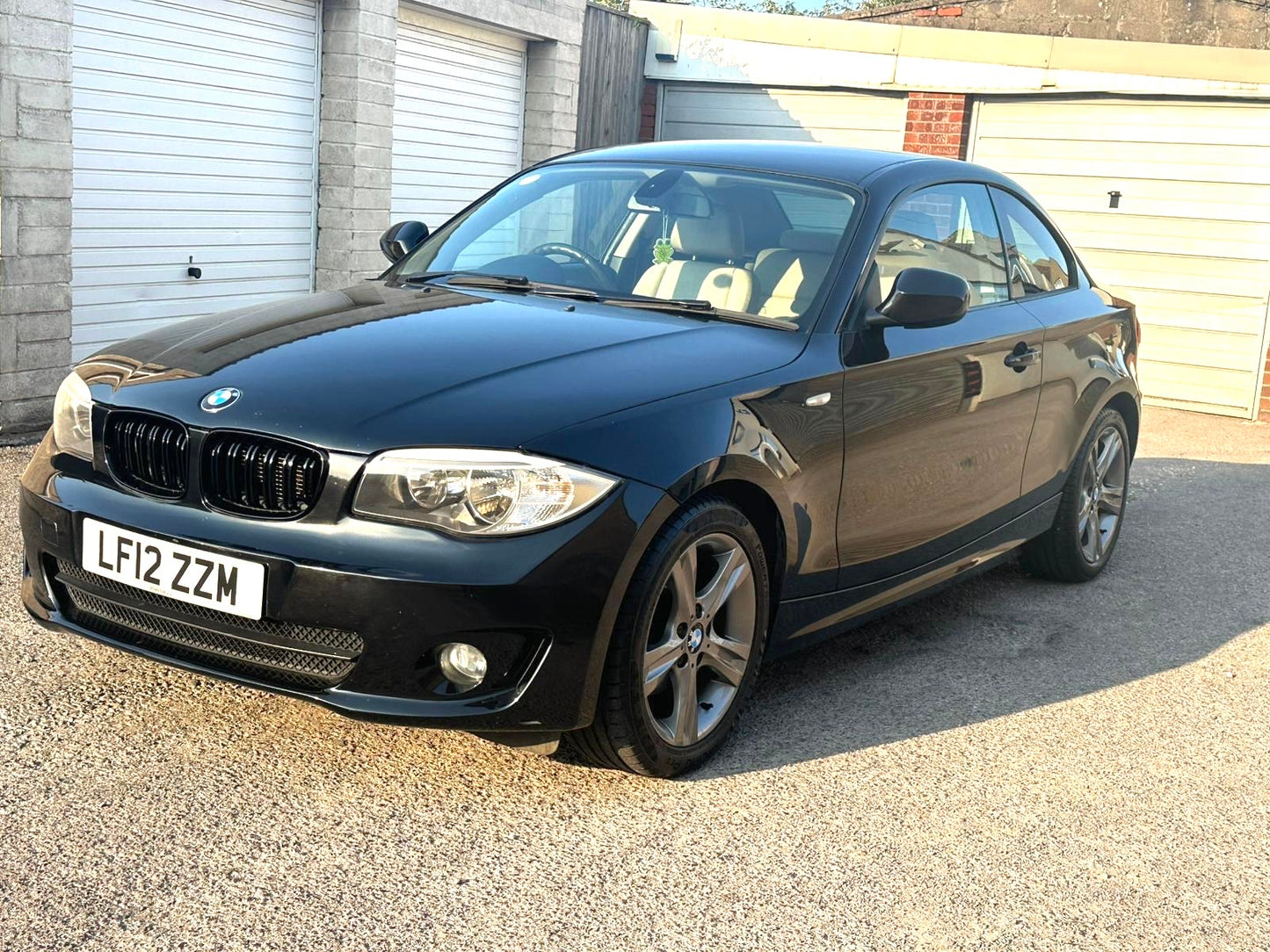 2012 BMW 1 Series Sport
2.0 118d Sport Coupe 2dr Diesel Steptronic Euro 5 (143 ps) AUTOMATIC