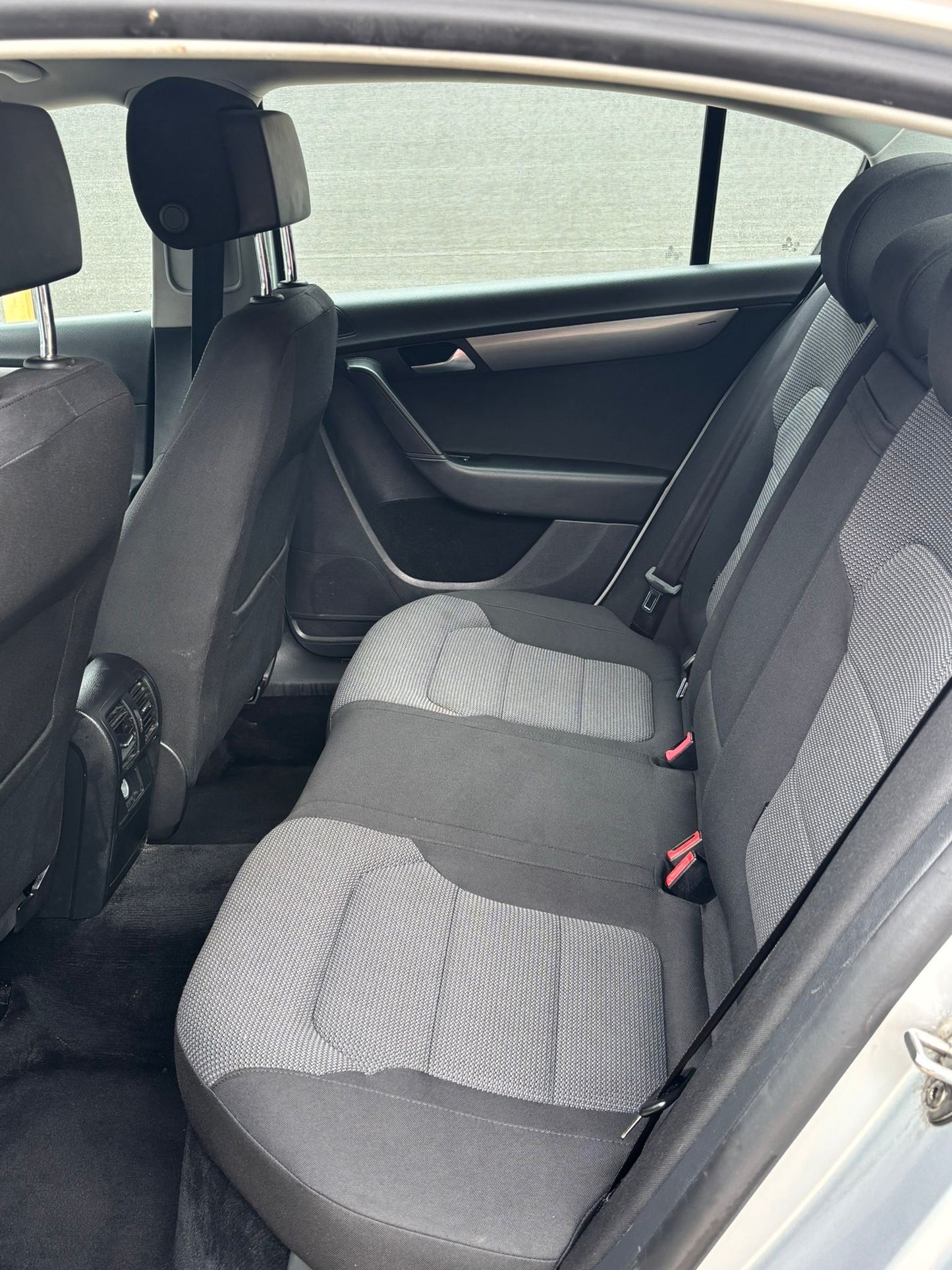 2012 Volkswagen Passat SE 2.0 TDI BlueMotion Tech SE Saloon 4dr Diesel DSG Euro 5 (s/s) (140 ps)