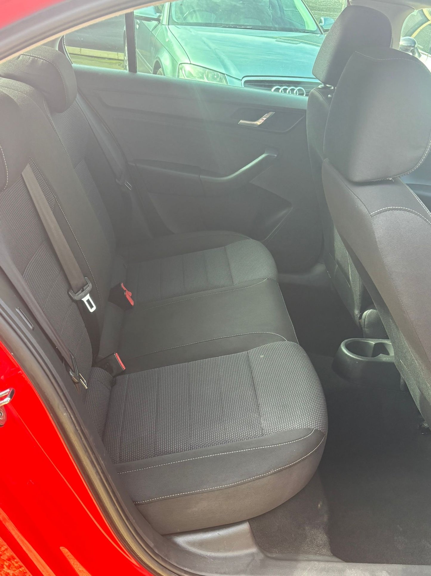 2014 Skoda Rapid Elegance 1.6 TDI Elegance Hatchback 5dr Diesel DSG Euro 5 (90 ps)