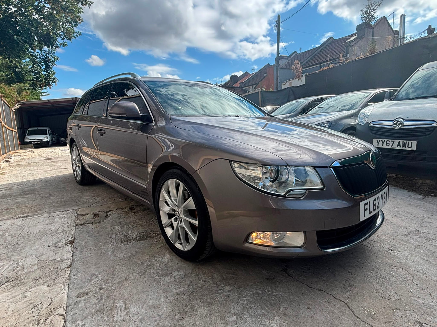 2012 Skoda Superb
1.8 TSI Elegance DSG Euro 5 5dr