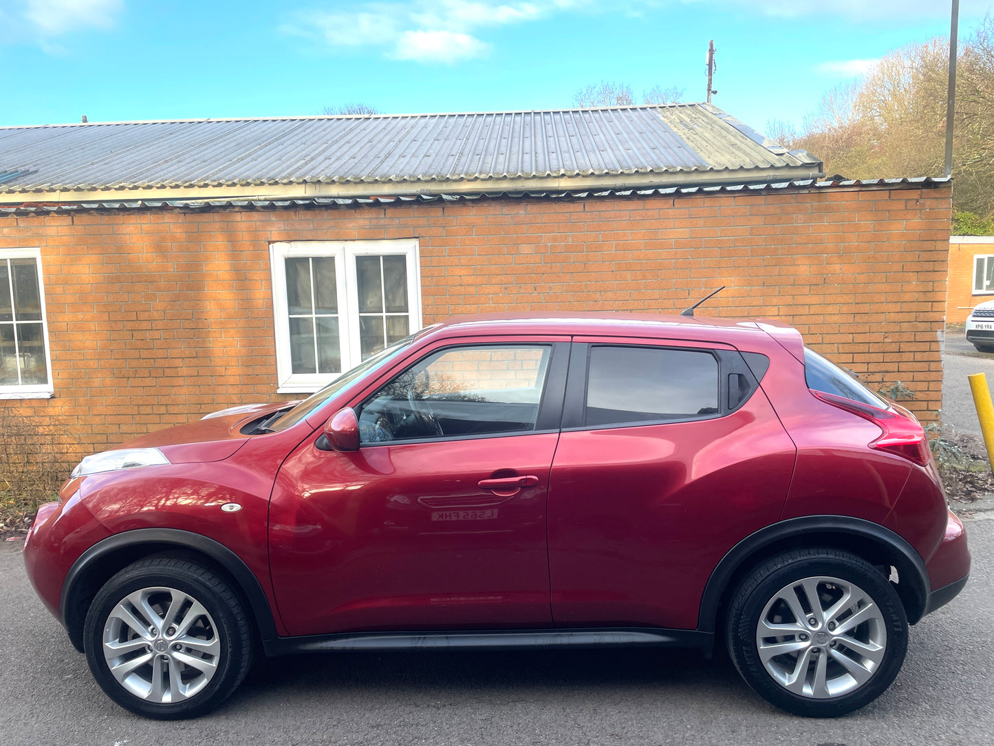 2011 Nissan Juke Tekna 1.6 DIG-T Tekna SUV 5dr Petrol CVT 4WD Euro 5 (190 ps)