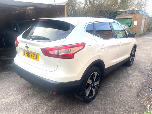 2016 Nissan Qashqai N-Connecta
1.6 DIG-T N-Connecta SUV 5dr Petrol Manual 2WD Euro 6 (s/s) (163 ps)