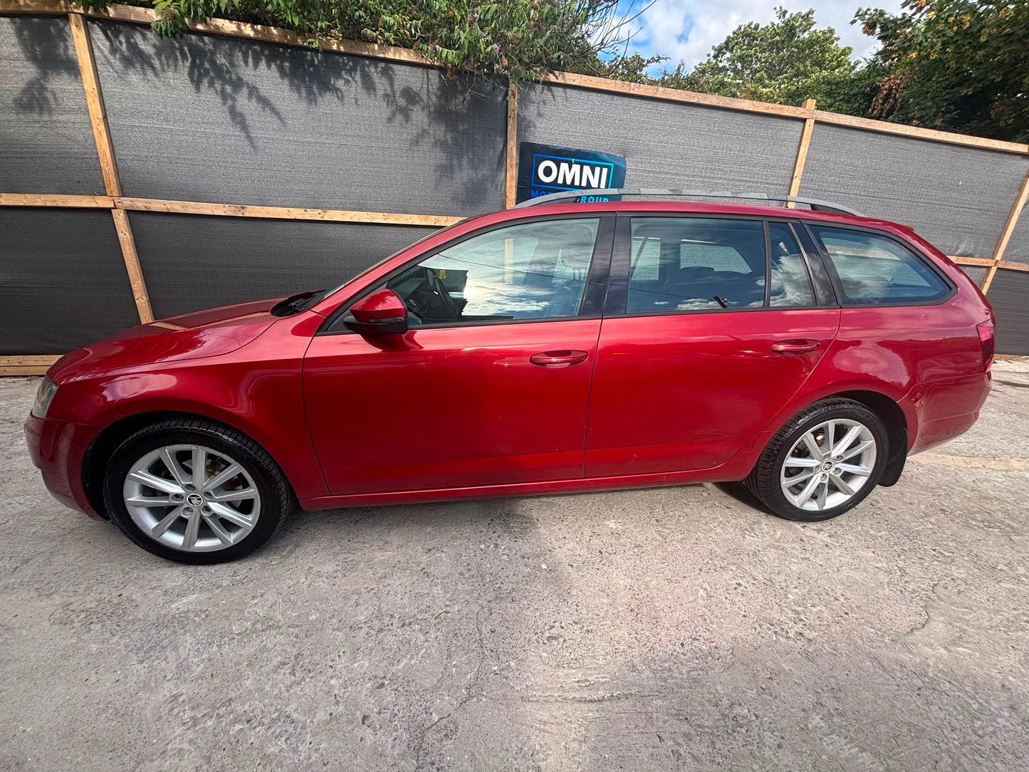 2014 Skoda Octavia
1.6 TDI Elegance DSG Euro 5 (S/s) 5dr