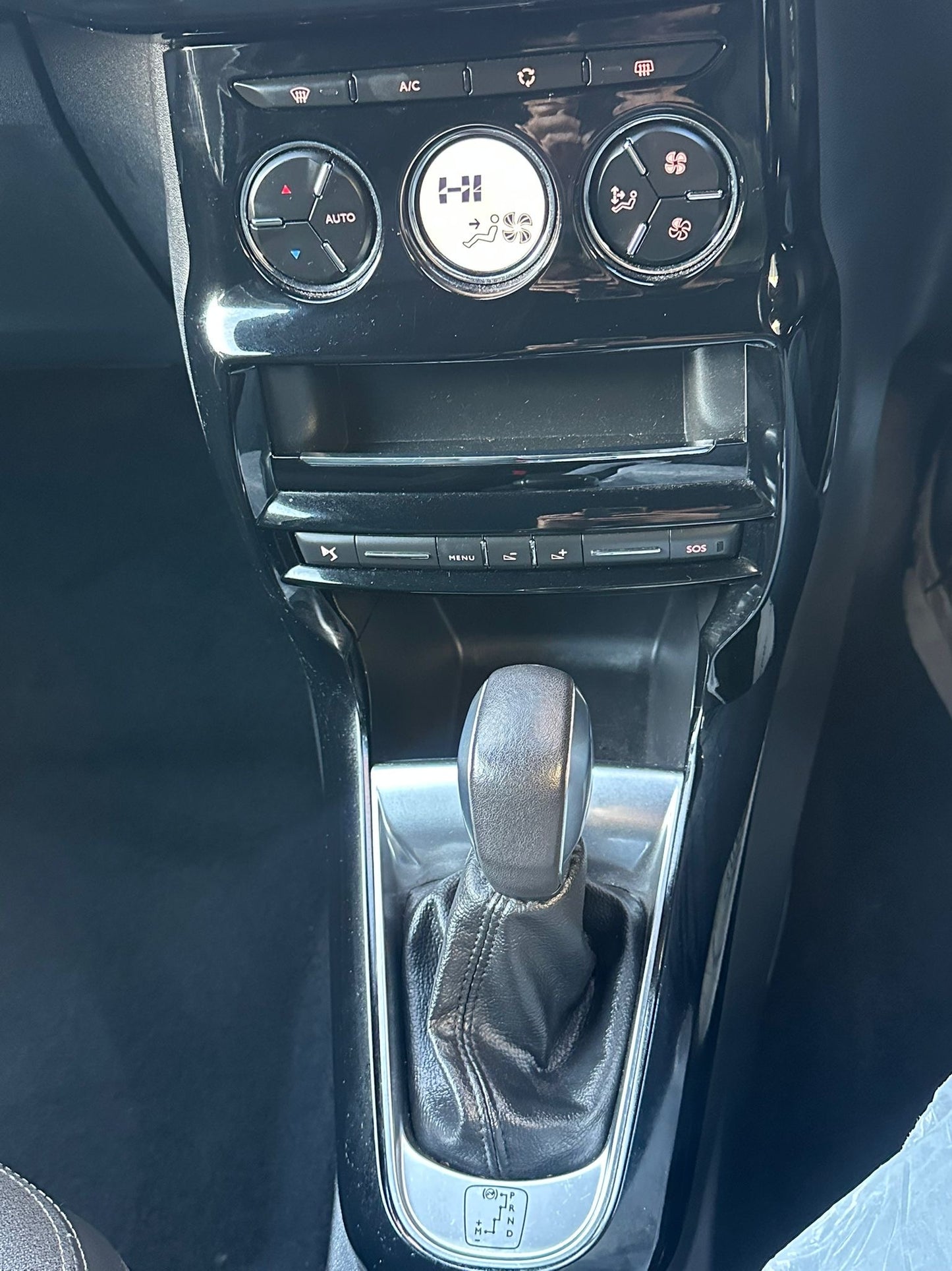 2016 DS AUTOMOBILES DS 3 Prestige 1.2 PureTech Prestige Hatchback 3dr Petrol EAT6 Euro 6 (s/s) (110 ps)