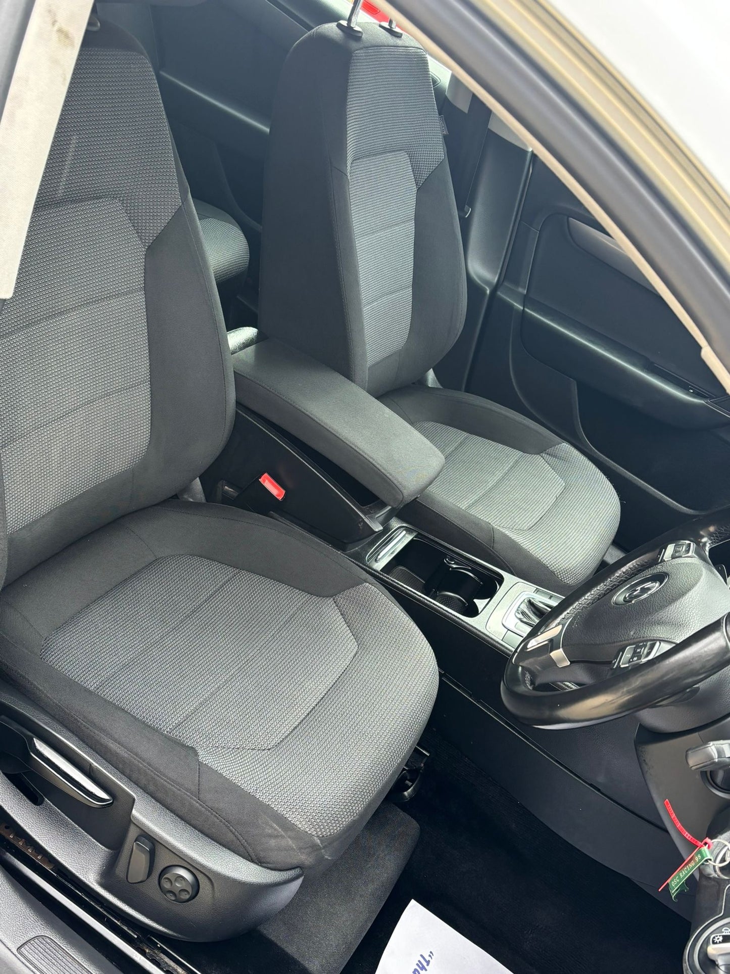 2012 Volkswagen Passat SE 2.0 TDI BlueMotion Tech SE Saloon 4dr Diesel DSG Euro 5 (s/s) (140 ps)