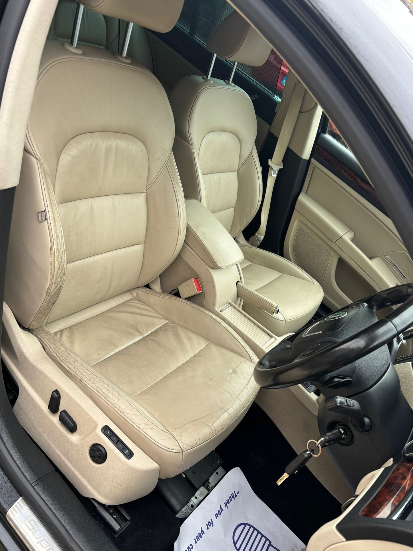 2011 Skoda Superb Elegance 1.8 TSI Elegance Estate 5dr Petrol DSG Euro 5 (160 ps)