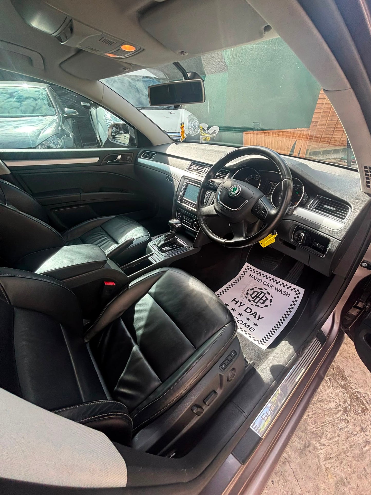 2012 Skoda Superb
1.8 TSI Elegance DSG Euro 5 5dr