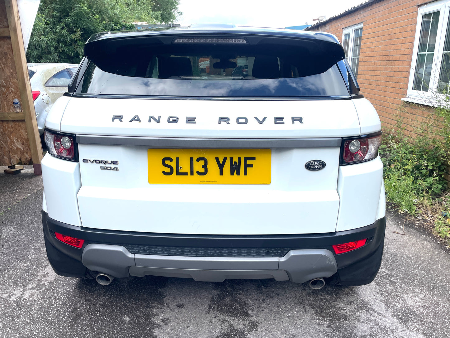 2013 Land Rover Range Rover Evoque Pure 
2.2 SD4 Pure SUV 5dr Diesel Manual 4WD Euro 5 (s/s) (190 ps)
