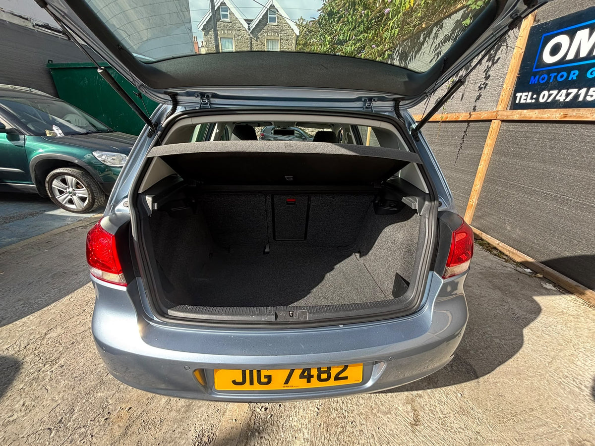 2011 Volkswagen Golf
1.6 TDI Match DSG Euro 5 5dr