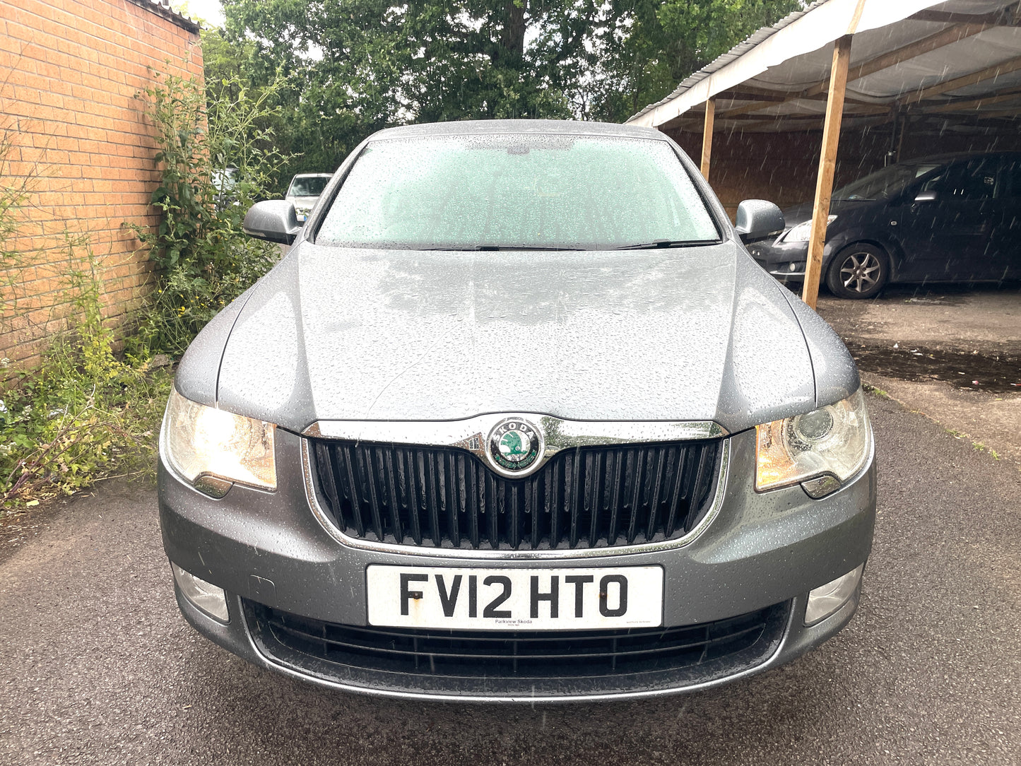 2012 Skoda Superb S 2.0 TDI S Hatchback 5dr Diesel DSG Euro 5 (140 ps)
