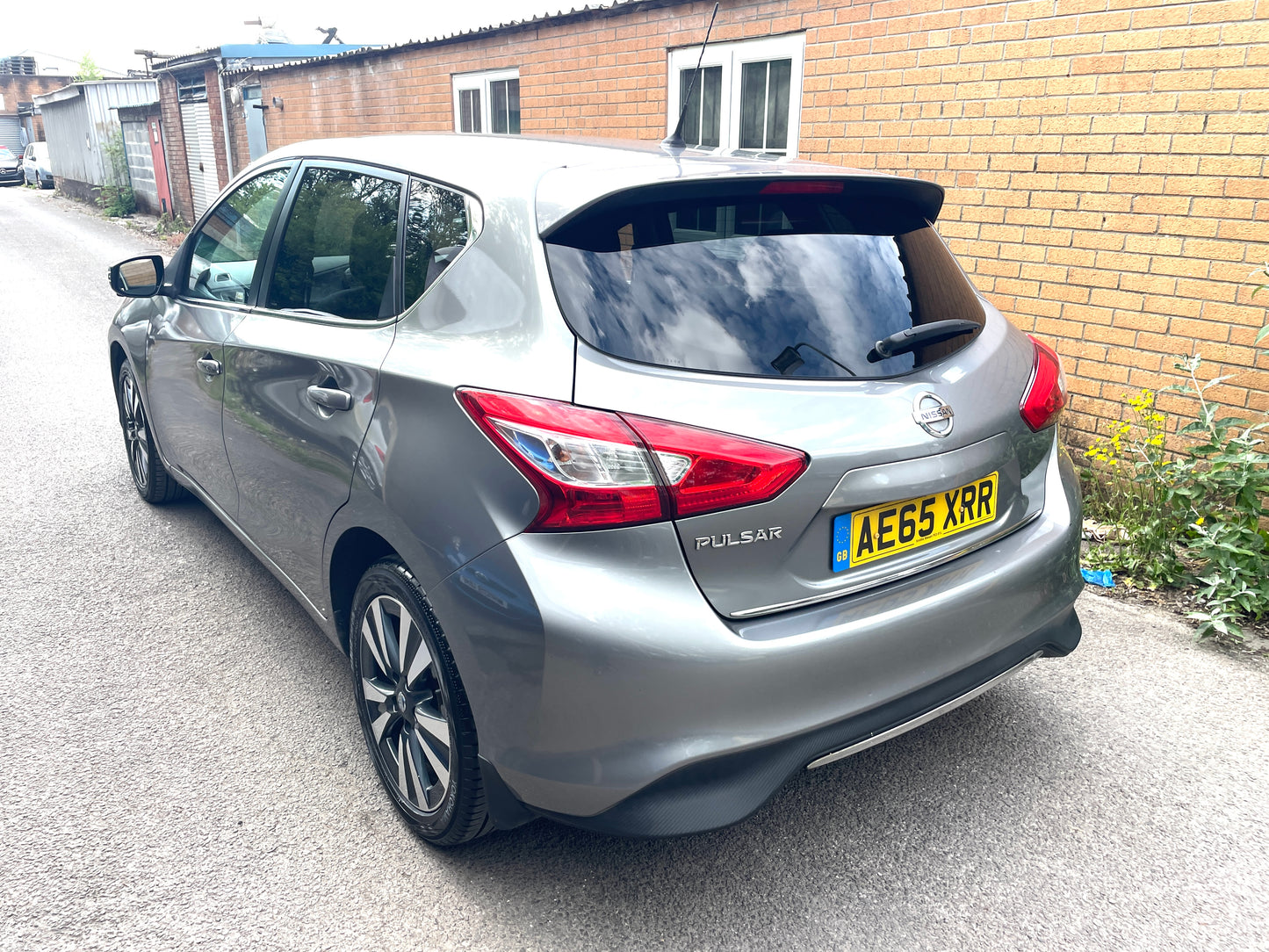 2015 Nissan Pulsar Tekna 1.2 DIG-T Tekna Hatchback 5dr Petrol Manual Euro 6 (s/s) (115 ps)