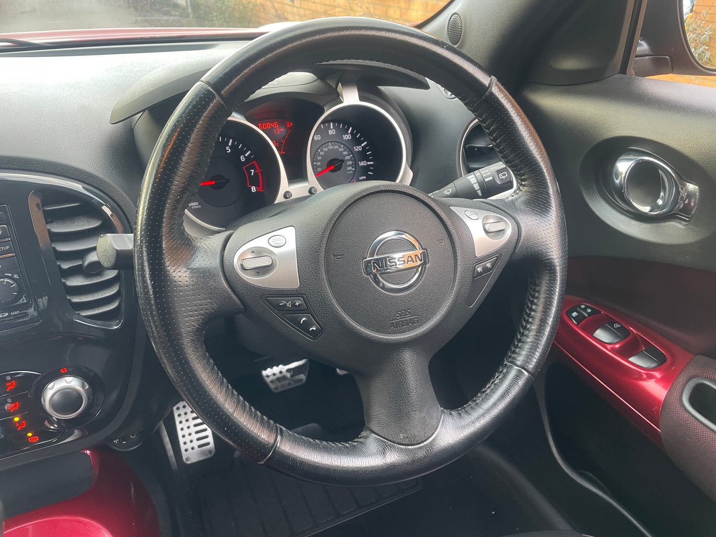 2011 Nissan Juke Tekna 1.6 DIG-T Tekna SUV 5dr Petrol CVT 4WD Euro 5 (190 ps)