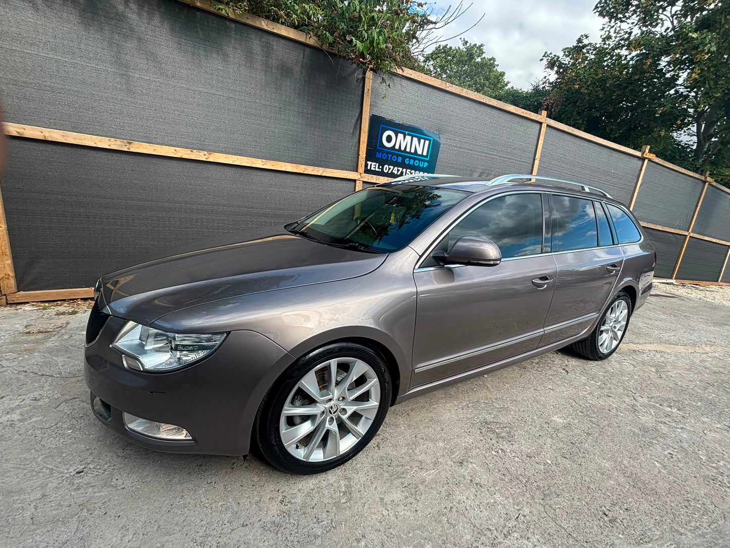 2012 Skoda Superb
1.8 TSI Elegance DSG Euro 5 5dr