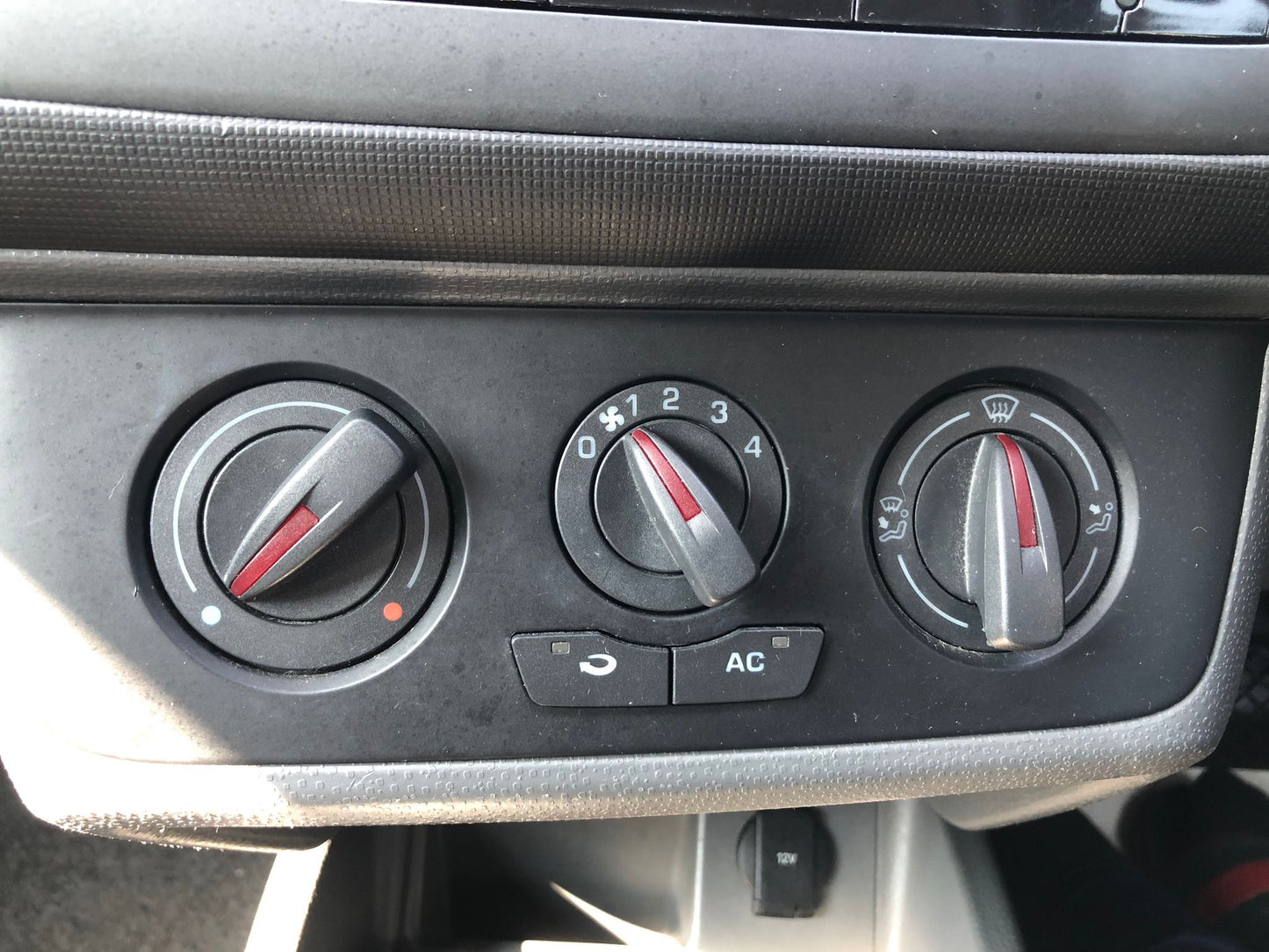 2009 SEAT Ibiza SE 1.6 16V SE Hatchback 5dr Petrol DSG Euro 4 (105 ps) AUTOMATIC,