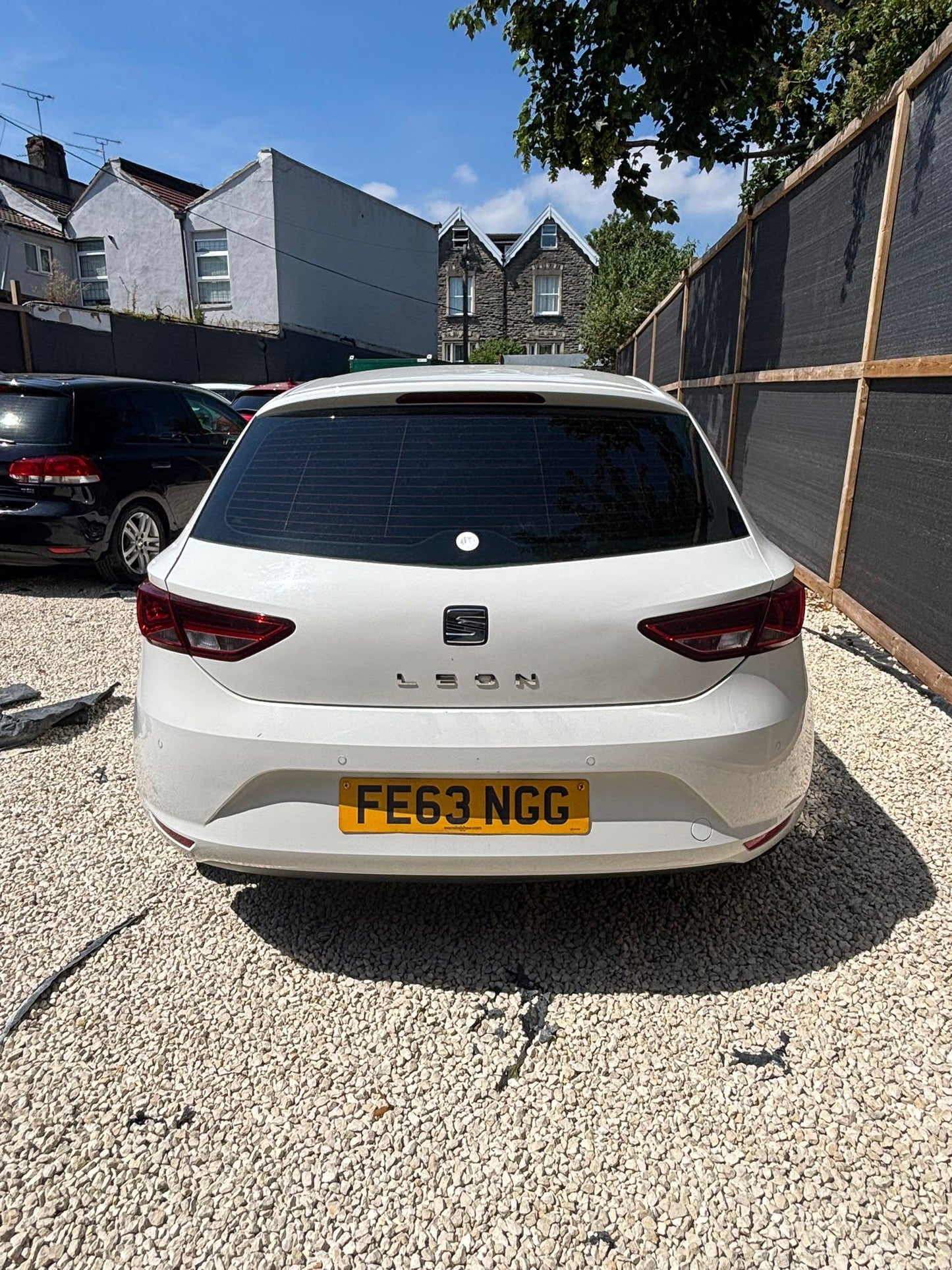 SEAT Leon SE (2013)
1.6 TDI CR SE Hatchback 5dr Diesel Manual Euro 5 (s/s) (105 ps)