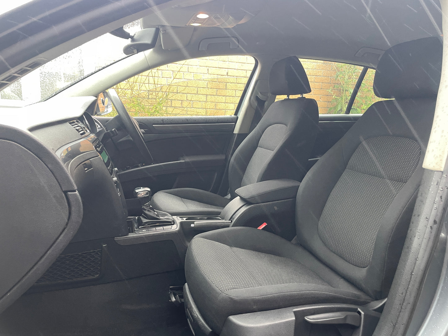 2012 Skoda Superb S 2.0 TDI S Hatchback 5dr Diesel DSG Euro 5 (140 ps)