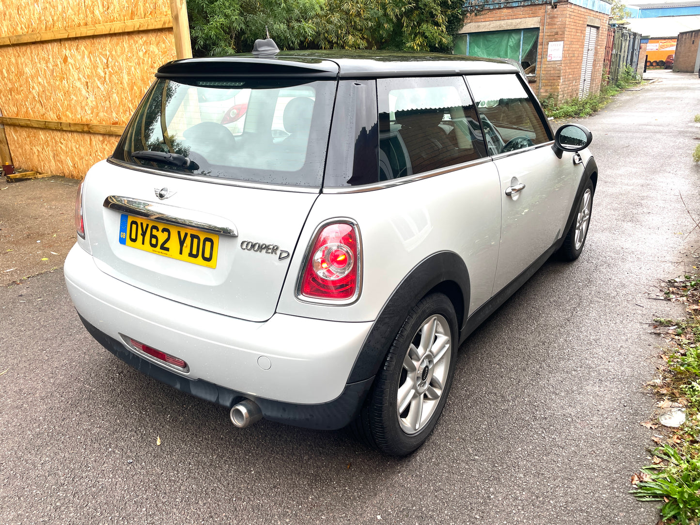 2012 MINI Hatch Cooper D 2.0 Cooper D Hatchback 3dr Diesel Auto Euro 5 (112 ps)