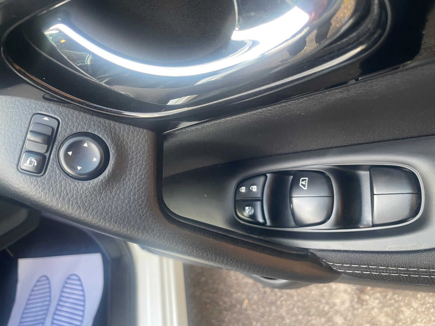 2016 Nissan Qashqai N-Connecta
1.6 DIG-T N-Connecta SUV 5dr Petrol Manual 2WD Euro 6 (s/s) (163 ps)