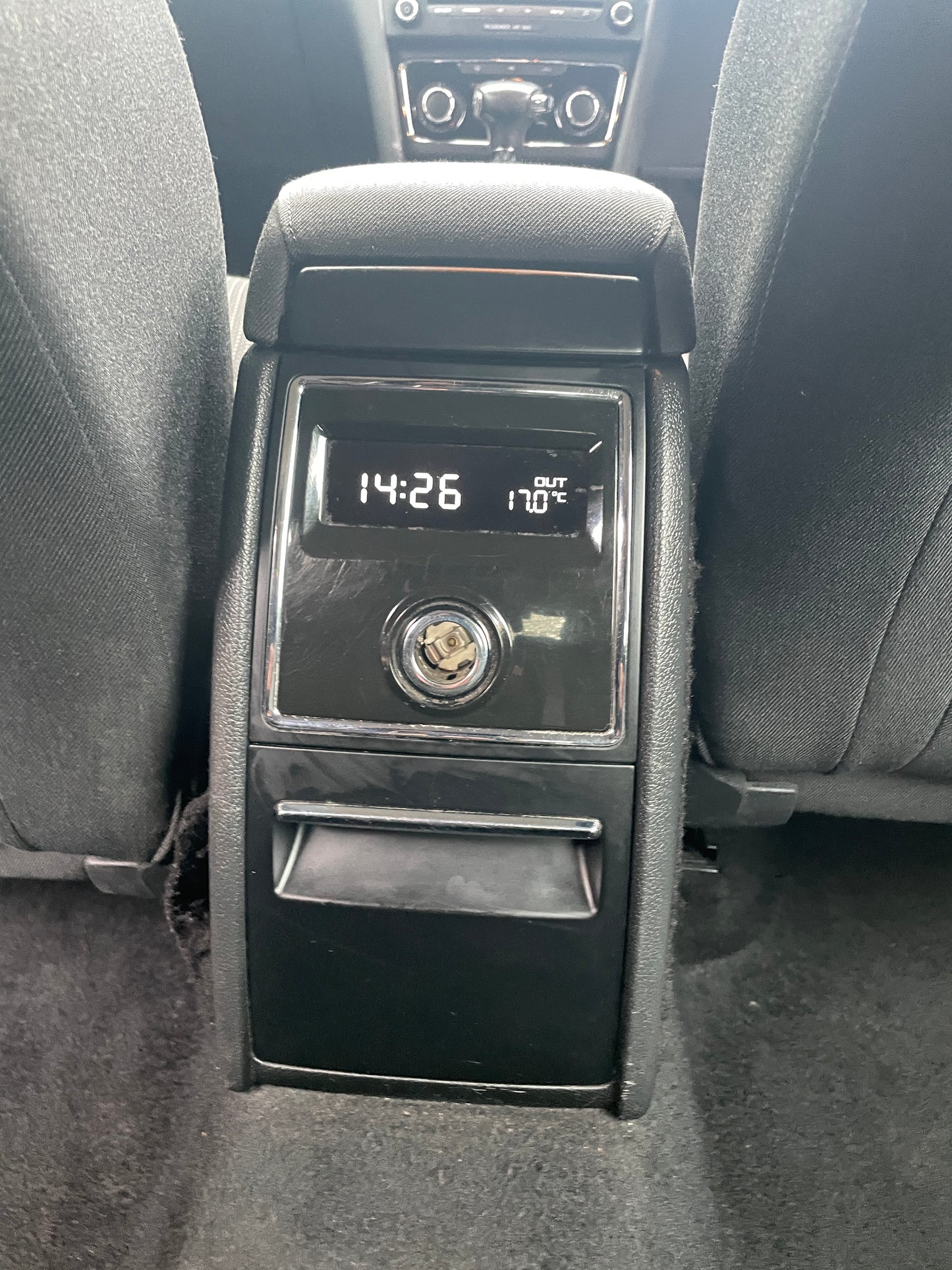 2012 Skoda Superb S 2.0 TDI S Hatchback 5dr Diesel DSG Euro 5 (140 ps)