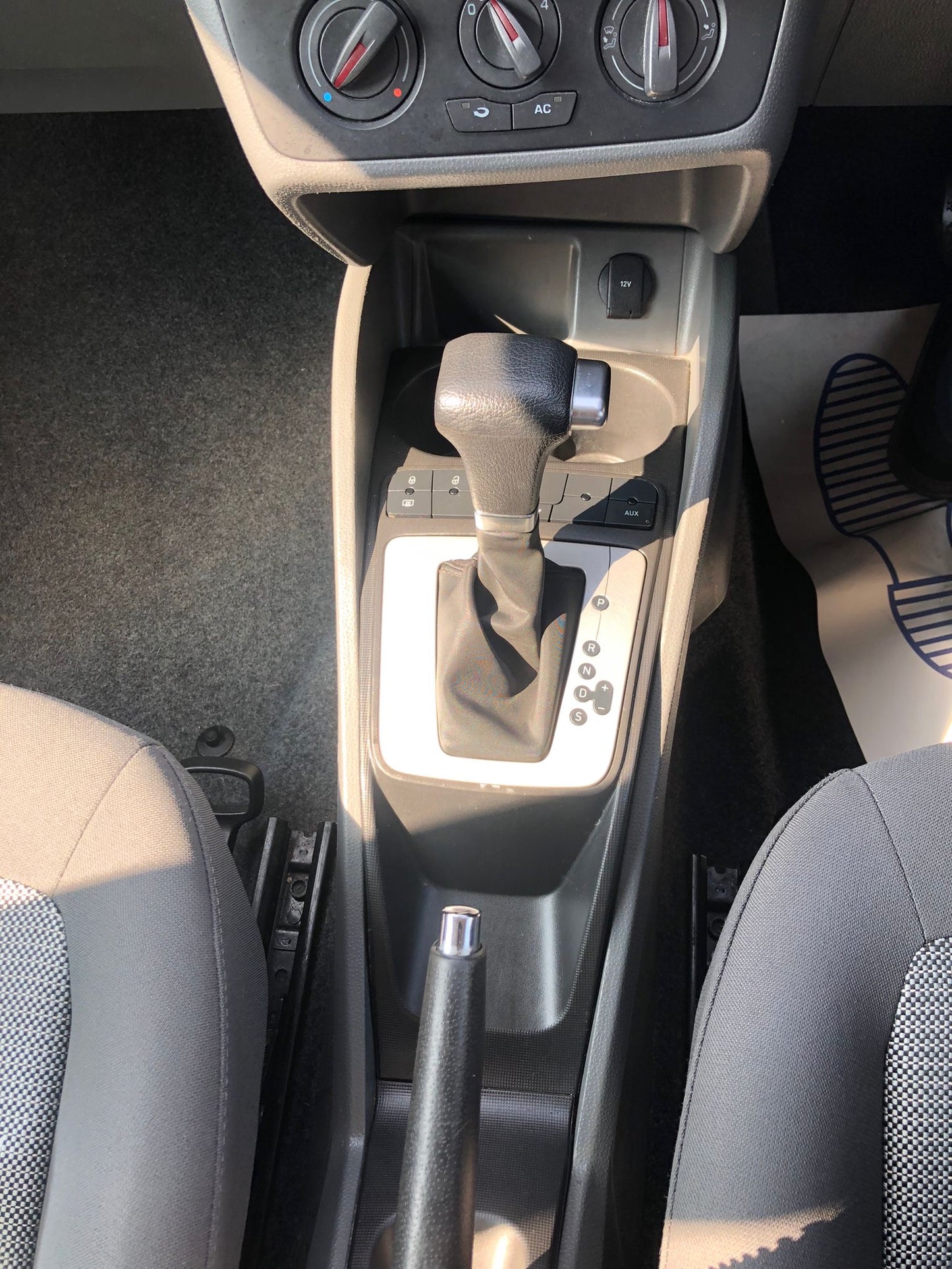 2009 SEAT Ibiza SE 1.6 16V SE Hatchback 5dr Petrol DSG Euro 4 (105 ps) AUTOMATIC,