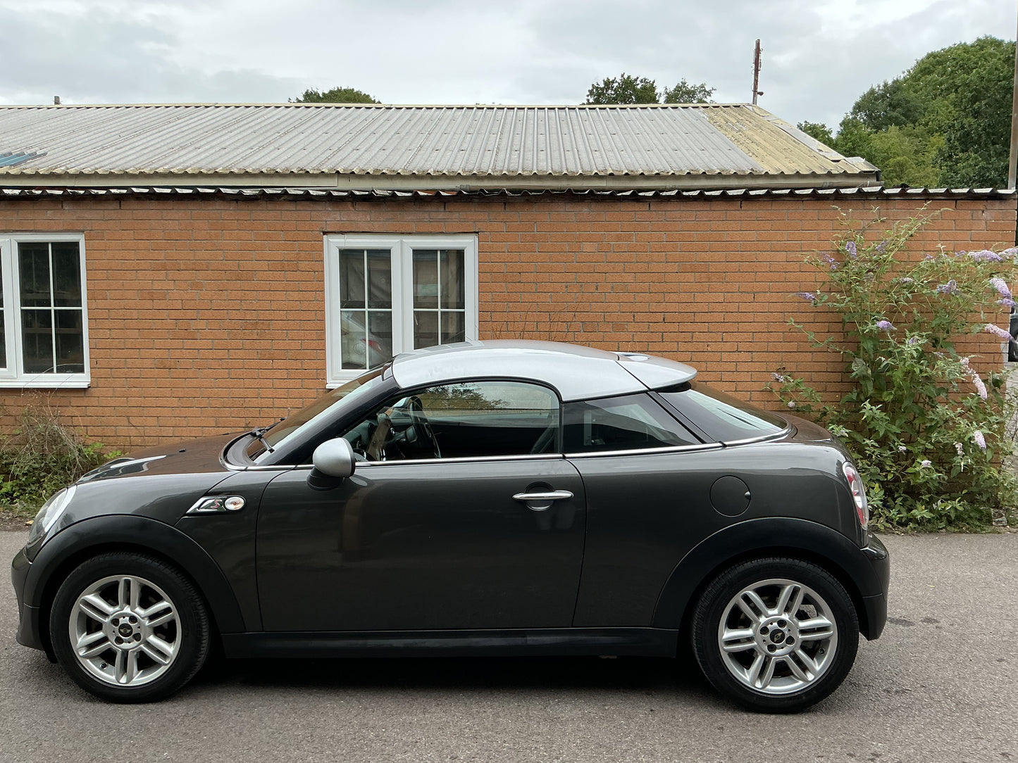 2011 MINI Coupe Cooper SD 
2.0 Cooper SD Coupe 2dr Diesel Auto Euro 5 (143 ps)